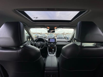 2019 Toyota RAV4 Limited AWD / LEATHER / SUNROOF