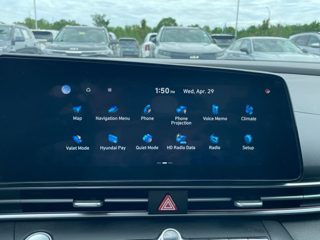 2024 Hyundai ELANTRA Limited NAV / CLEAN CARFAX