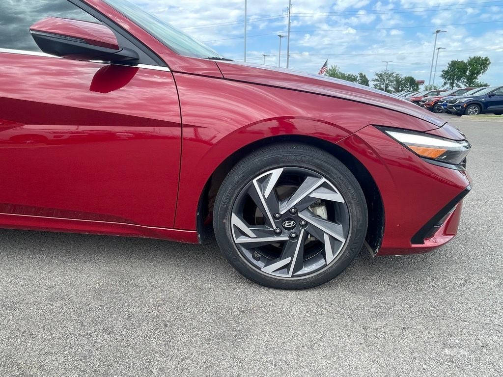 2024 Hyundai ELANTRA Limited NAV / CLEAN CARFAX