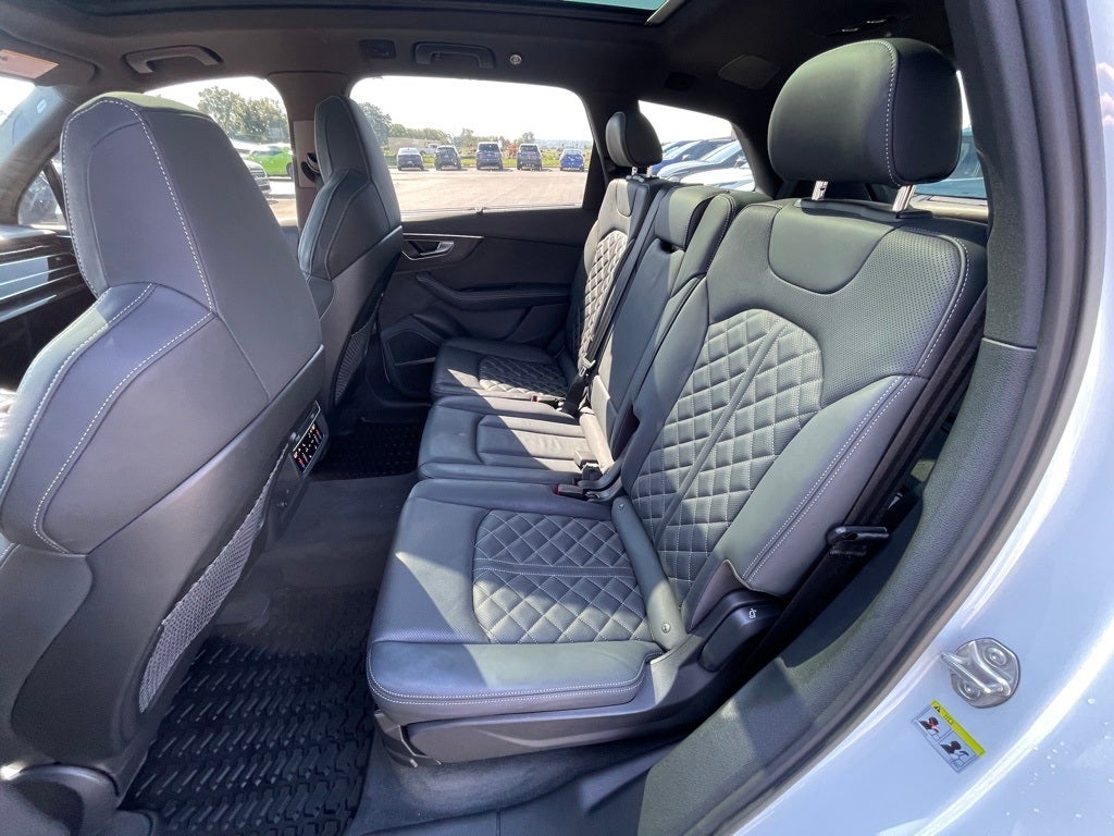 2022 Audi SQ7 MOONROOF / LEATHER / HEATED SEATS quattro