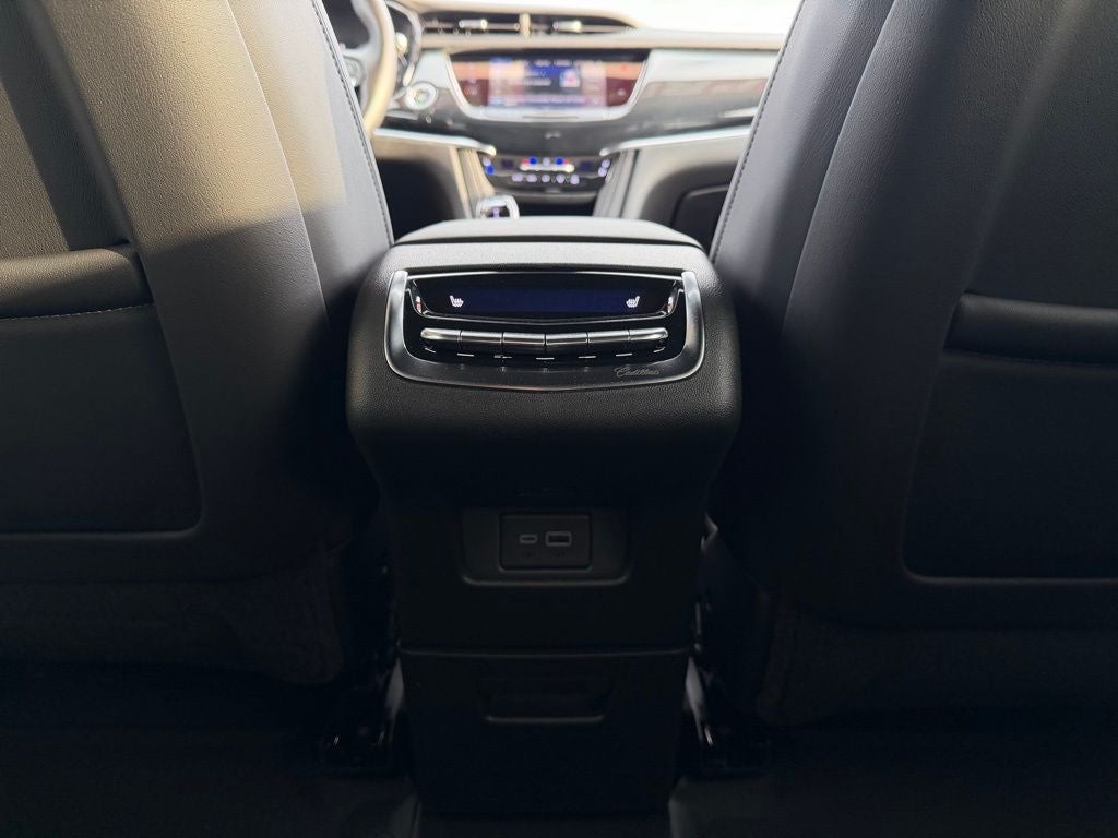 2025 Cadillac XT6 Sport