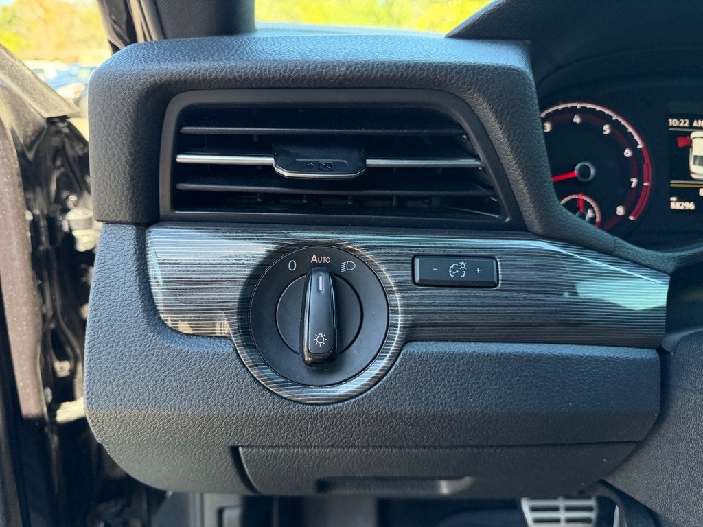 2021 Volkswagen Passat 2.0T R-Line R-Line w/ Sunroof