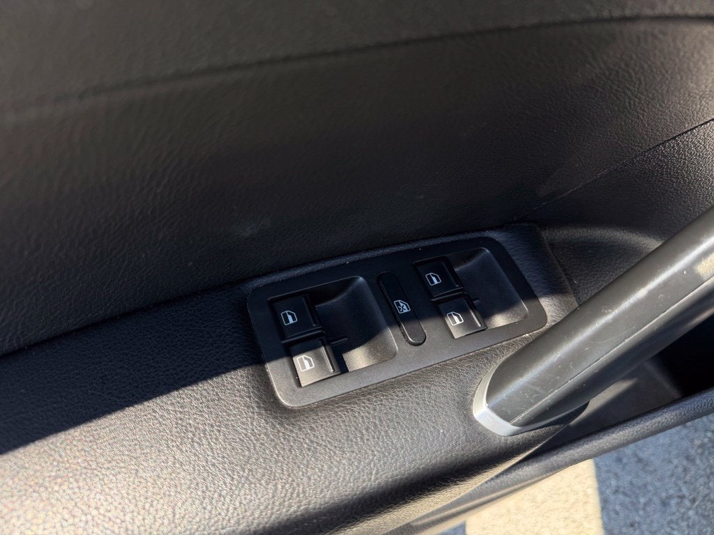2021 Volkswagen Passat 2.0T R-Line R-Line w/ Sunroof