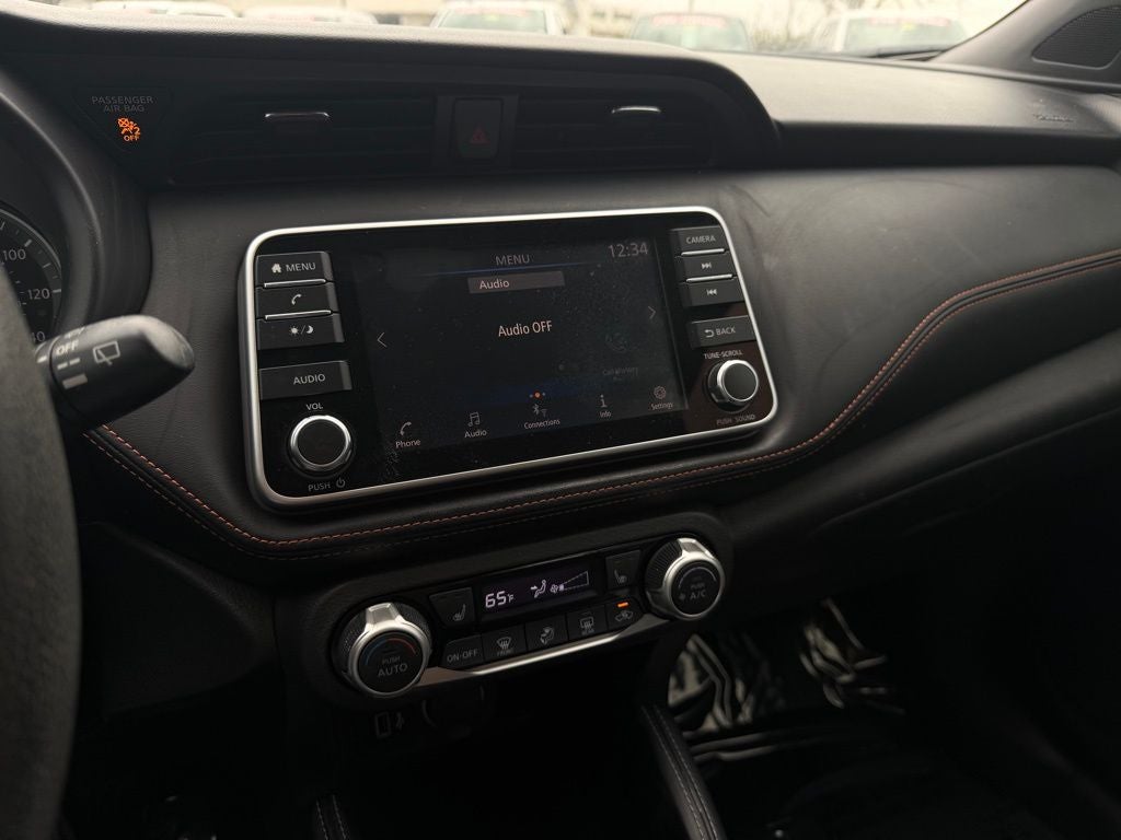 2020 Nissan Kicks SR