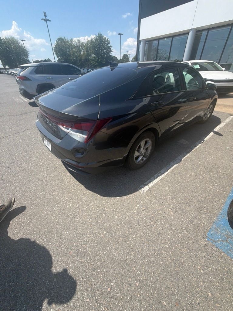 2022 Hyundai ELANTRA SE