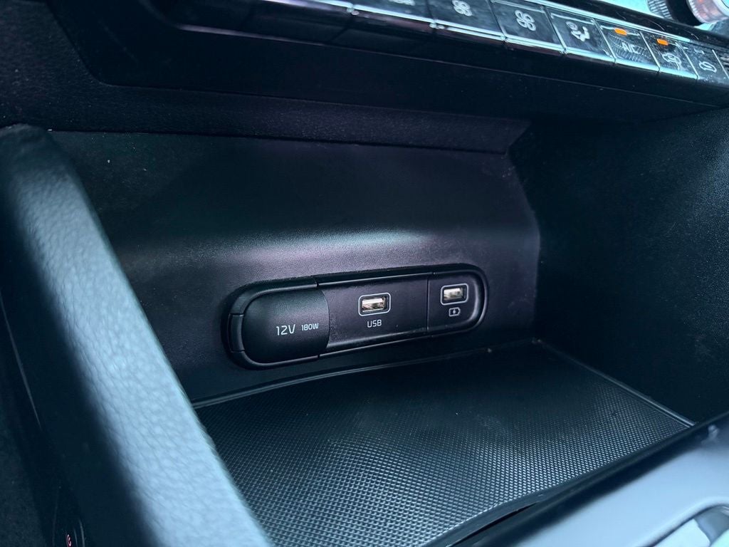 2022 Kia K5 GT-Line *Red Interior Pkg/ Premium Pkg/ Pano Roof