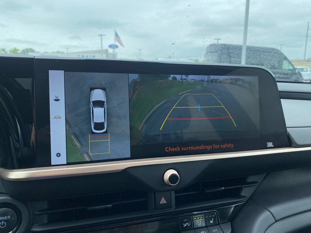 2023 Toyota Crown Platinum