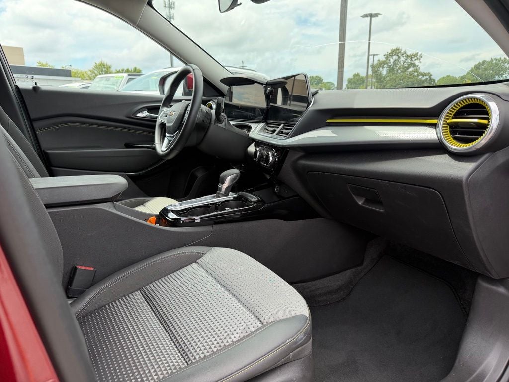 2024 Chevrolet Trax LT *Clean Carfax/One-Owner
