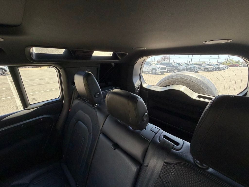 2022 Land Rover Defender 110 X-Dynamic SE