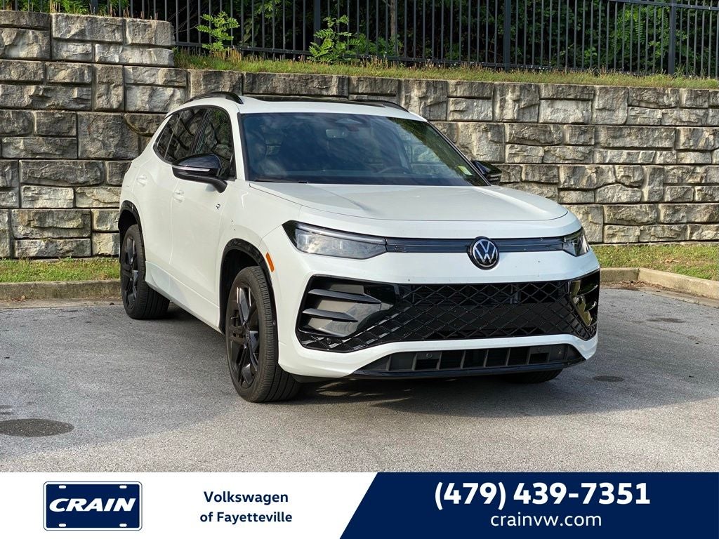 2025 Volkswagen Tiguan 2.0T SE R-Line Black