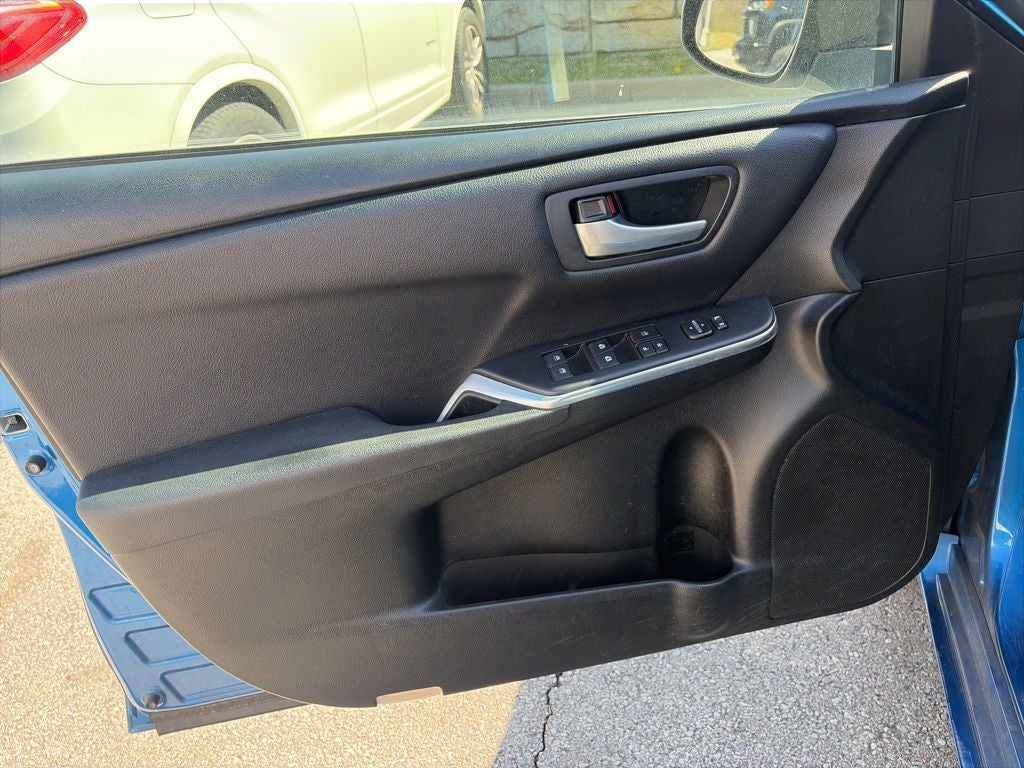 2017 Toyota Camry SE CLEAN CARFAX AND GOOD SVC RECORDS