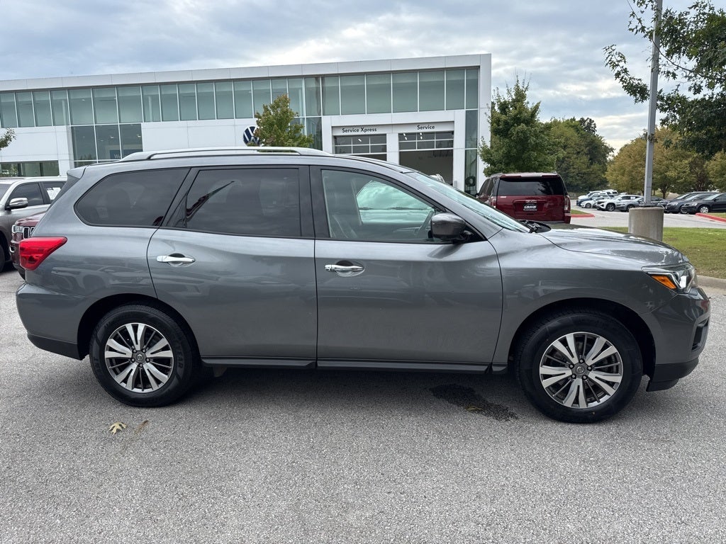 2020 Nissan Pathfinder SL