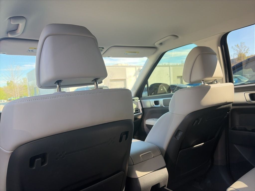2025 Hyundai SANTA FE HYBRID SEL CLEAN 1-OWNER CARFAX!