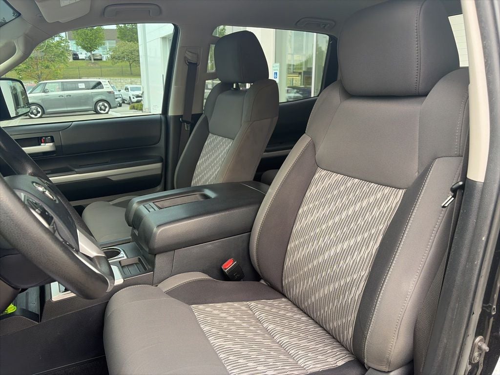 2018 Toyota Tundra SR5 5.7L V8 CLEAN CARFAX, BFGoodrich A/T Tires