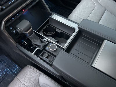 2024 Toyota Sequoia SR5 LEATHER ROOF 4x4 8 Passenger, 1 OWNER CLEAN CARFAX