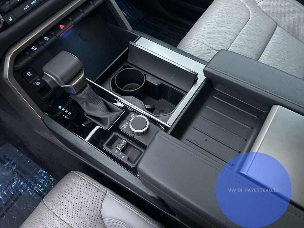 2024 Toyota Sequoia SR5 LEATHER ROOF 4x4 8 Passenger, 1 OWNER CLEAN CARFAX