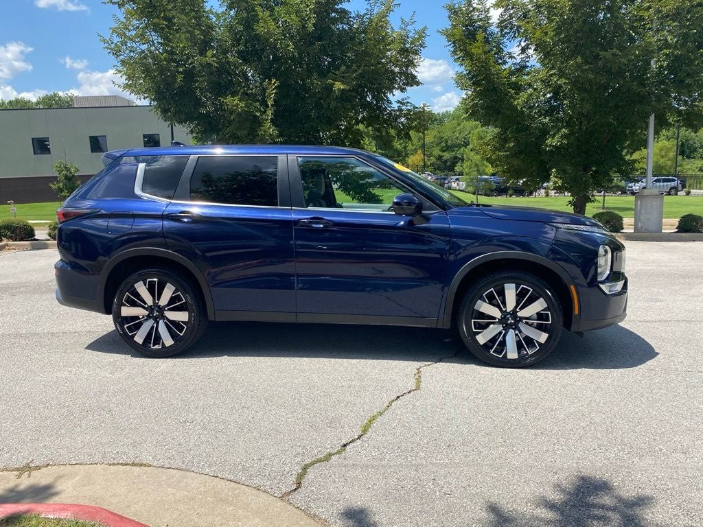2025 Mitsubishi Outlander SE