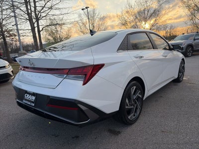 2024 Hyundai ELANTRA SEL