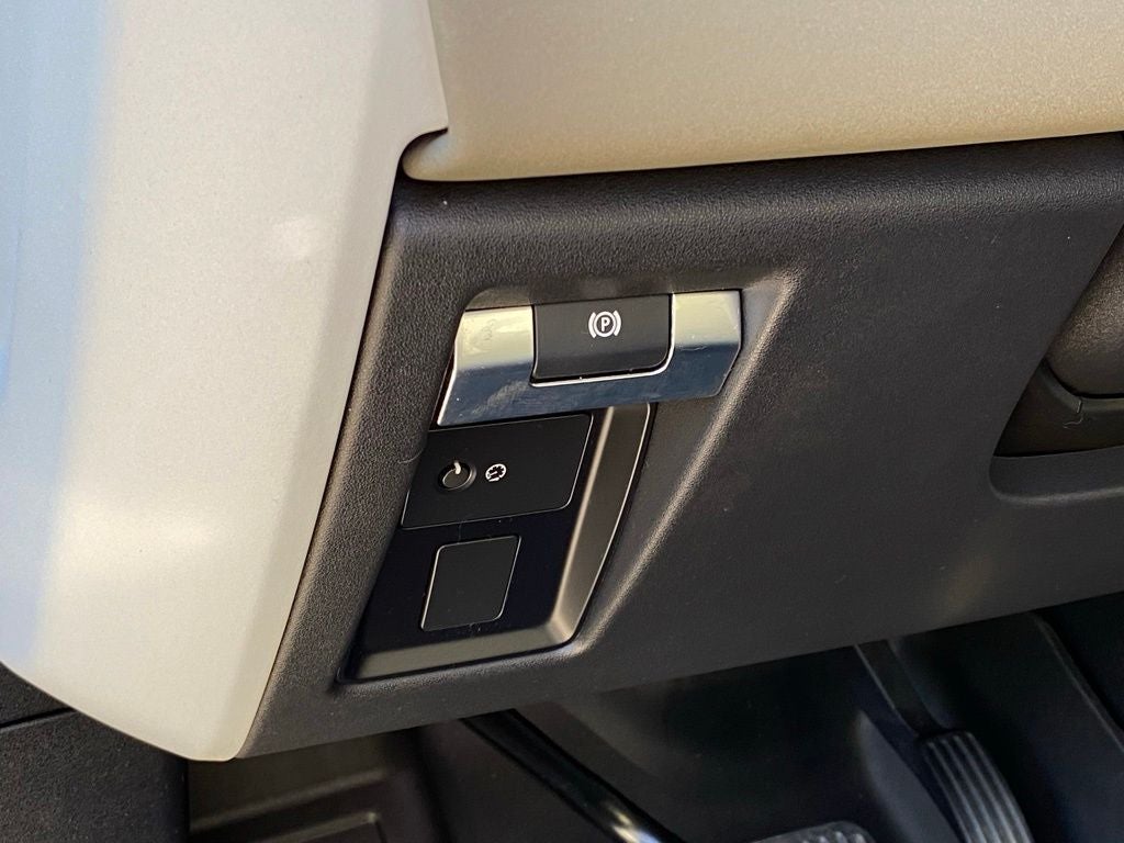 2021 Land Rover Defender 110 SE