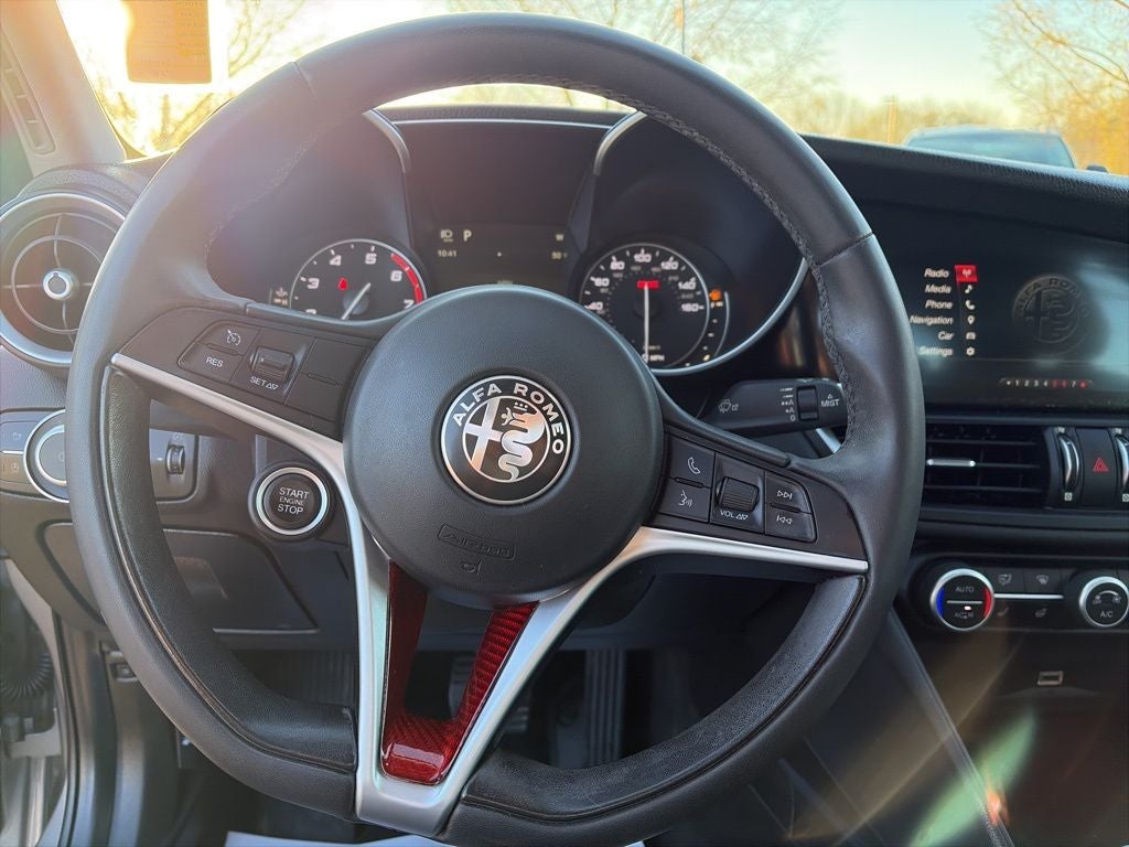 2018 Alfa Romeo Giulia Base AWD COLD WEATHER AND 3D NAVIGATION