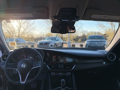 2018 Alfa Romeo Giulia Base AWD COLD WEATHER AND 3D NAVIGATION