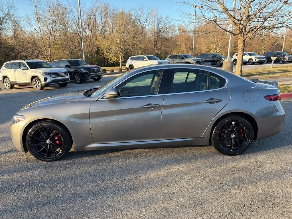 2018 Alfa Romeo Giulia Base AWD COLD WEATHER AND 3D NAVIGATION