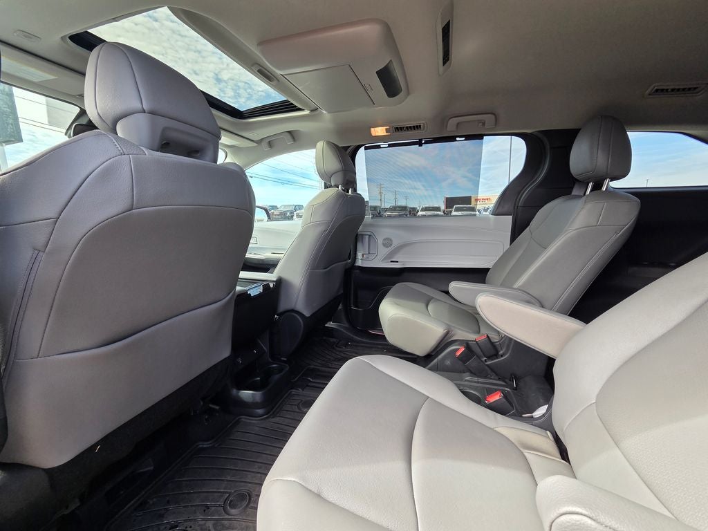 2025 Toyota Sienna XLE 8 Passenger