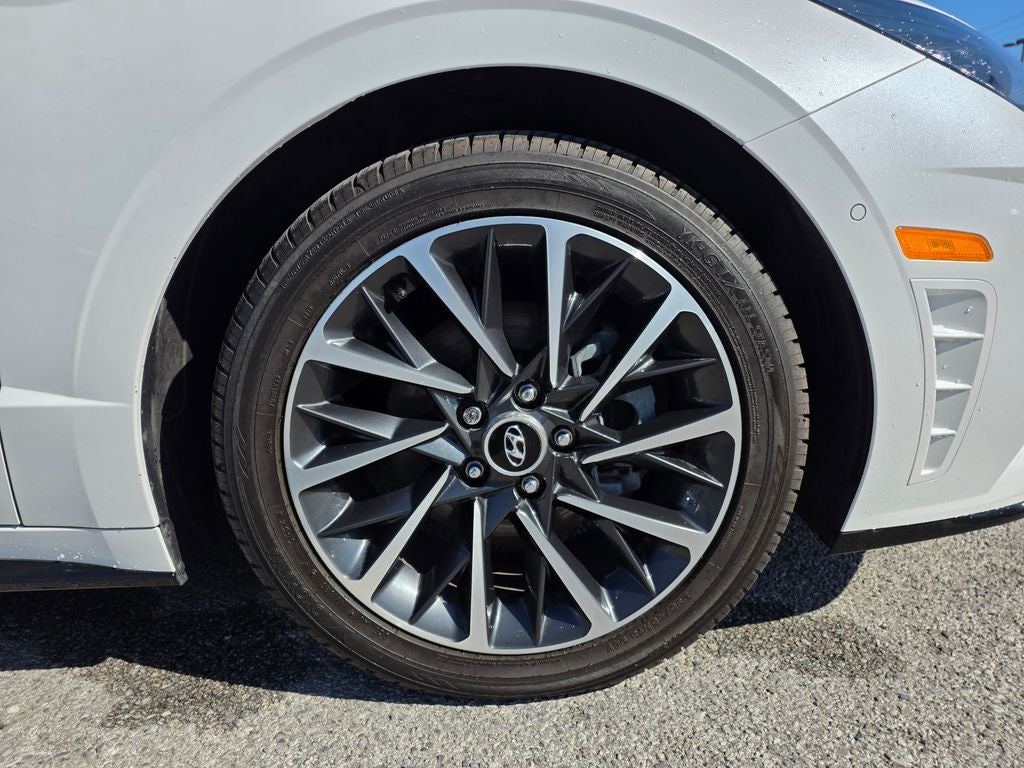 2022 Hyundai SONATA Limited