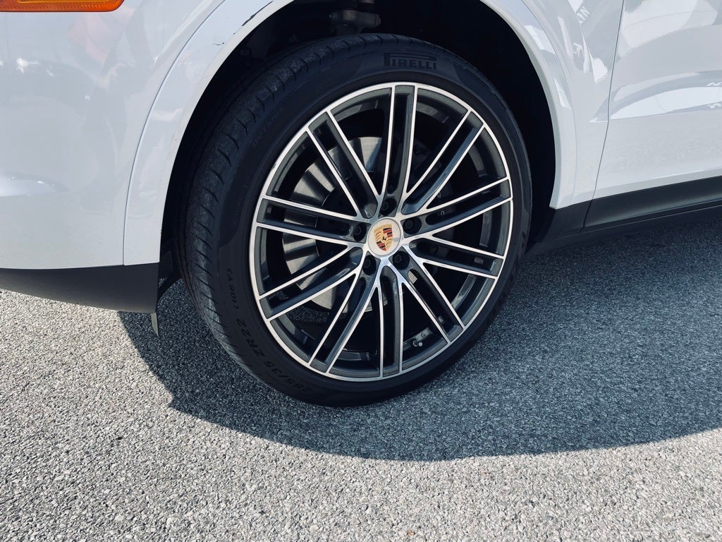 2023 Porsche Cayenne Platinum Edition