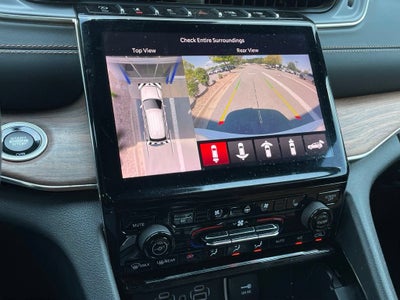 2023 Jeep Grand Cherokee Summit