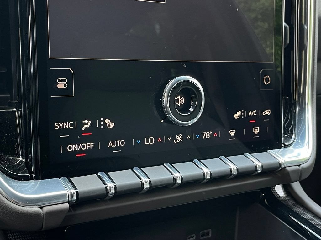 2025 GMC Yukon Elevation