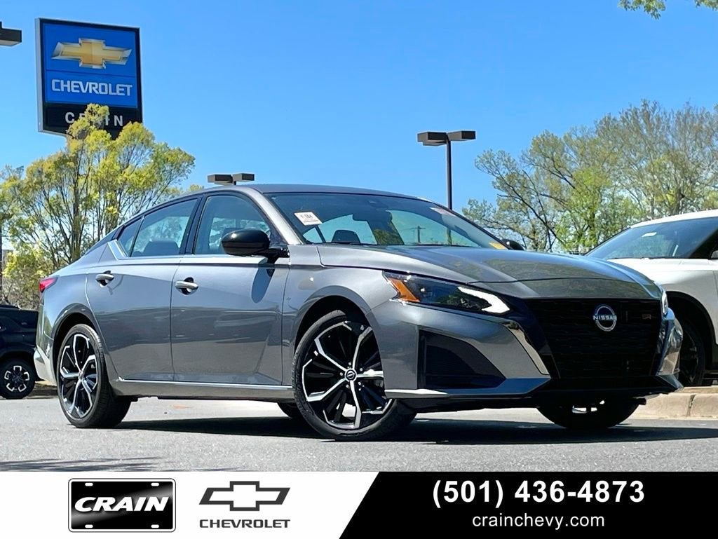 2025 Nissan Altima SR