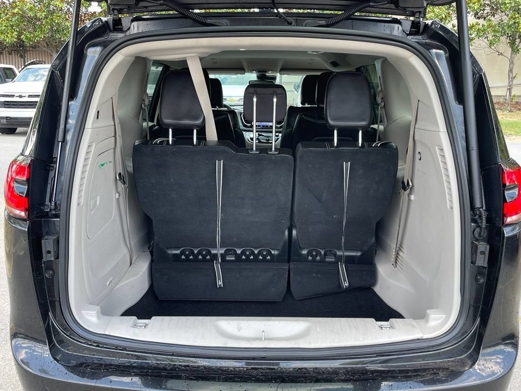2023 Chrysler Pacifica Hybrid Touring L