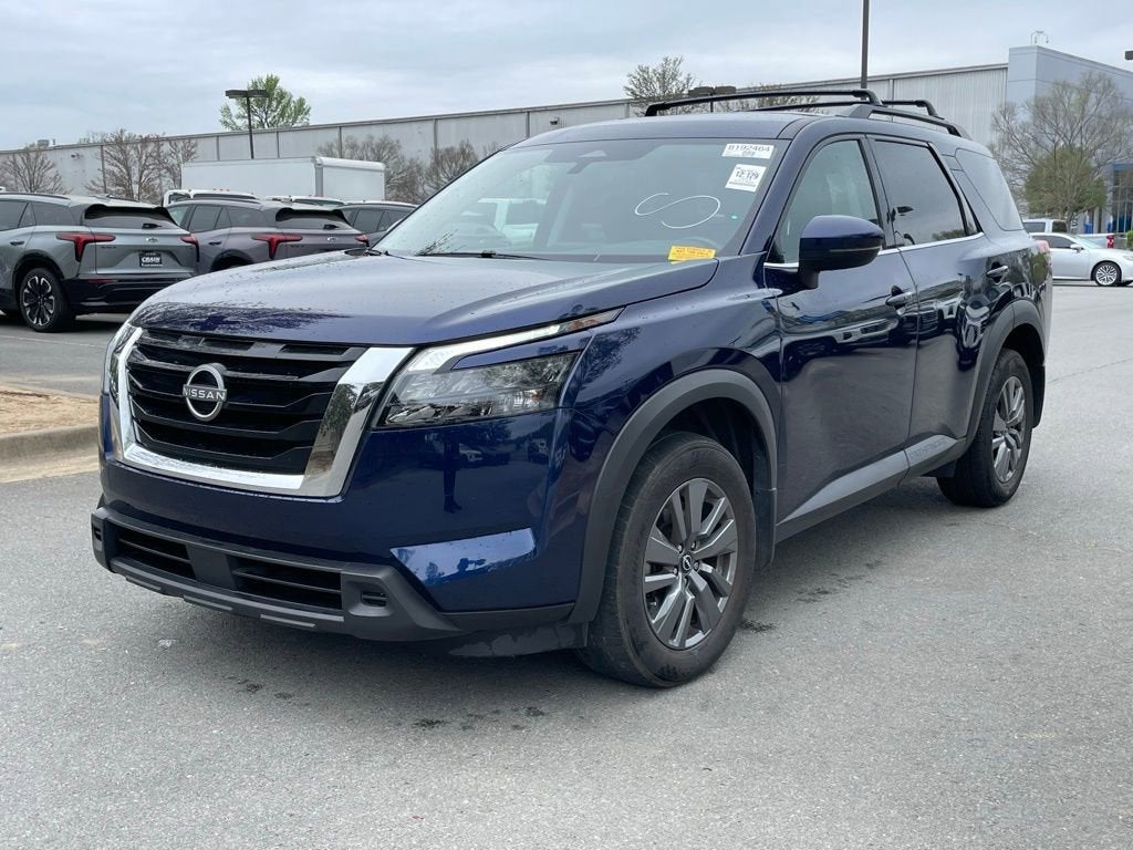 2024 Nissan Pathfinder SV