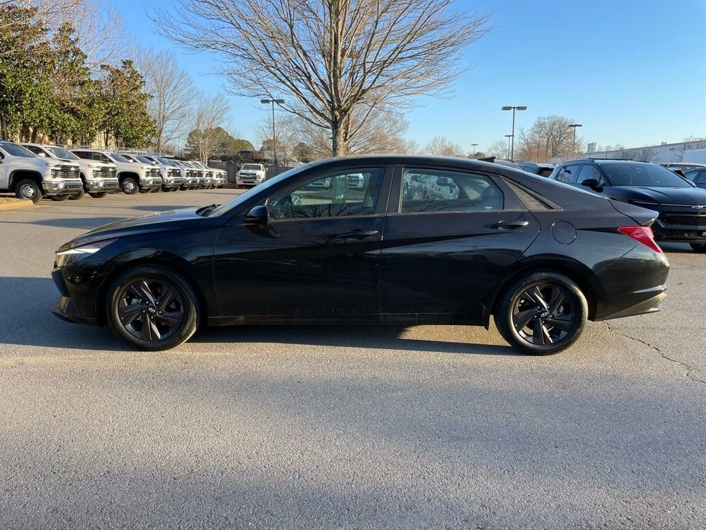 2022 Hyundai ELANTRA SEL