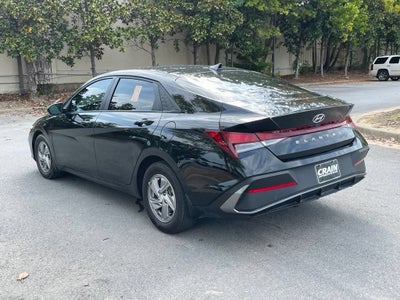 2025 Hyundai ELANTRA SE