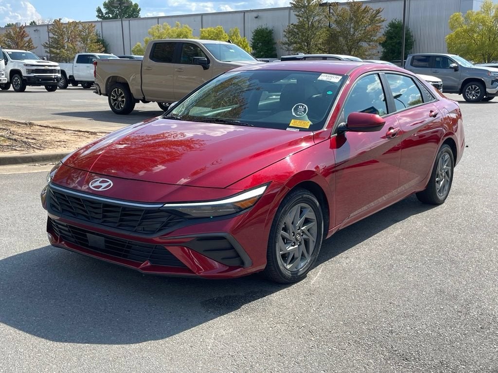 2024 Hyundai ELANTRA SEL