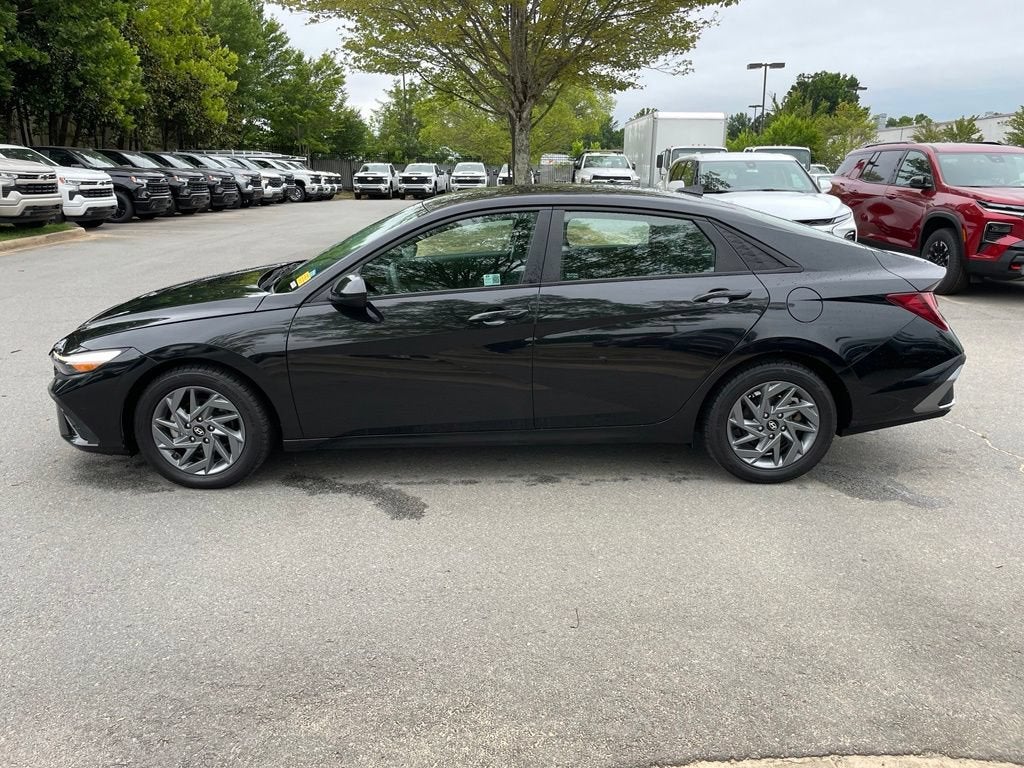 2024 Hyundai ELANTRA SEL