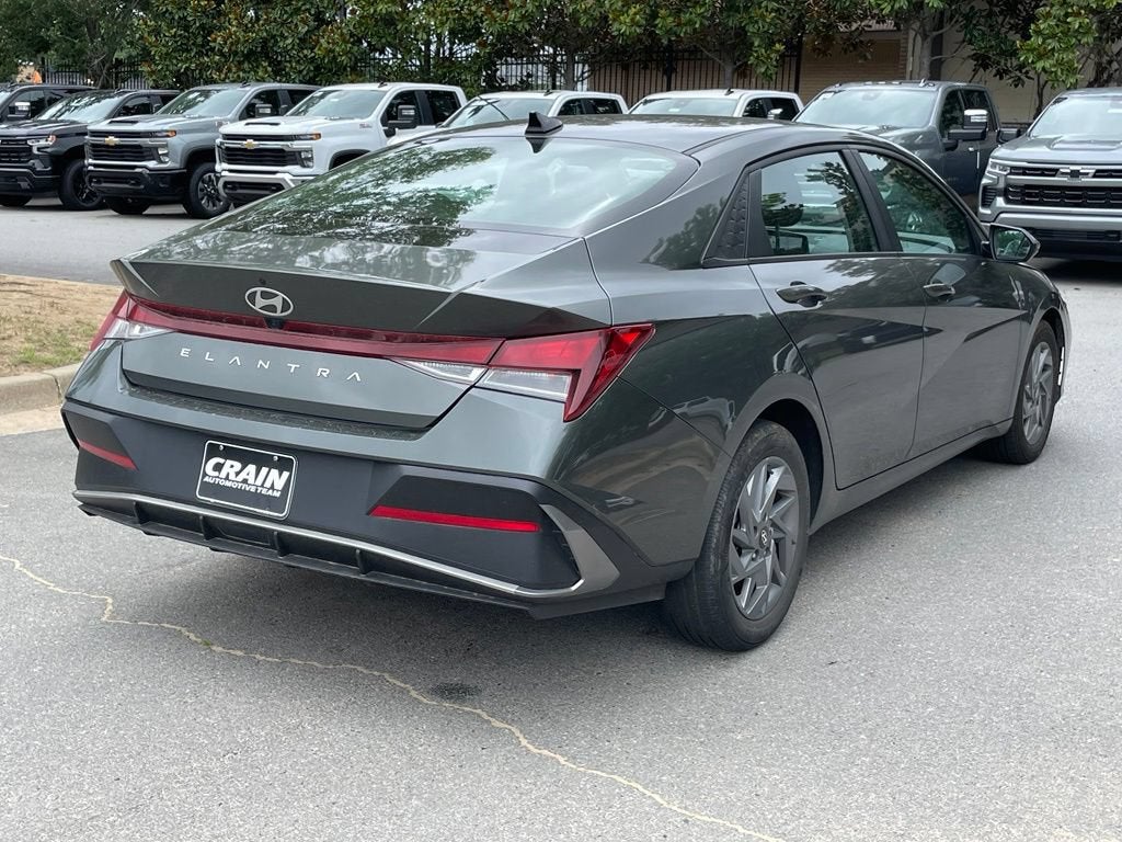 2024 Hyundai ELANTRA SEL