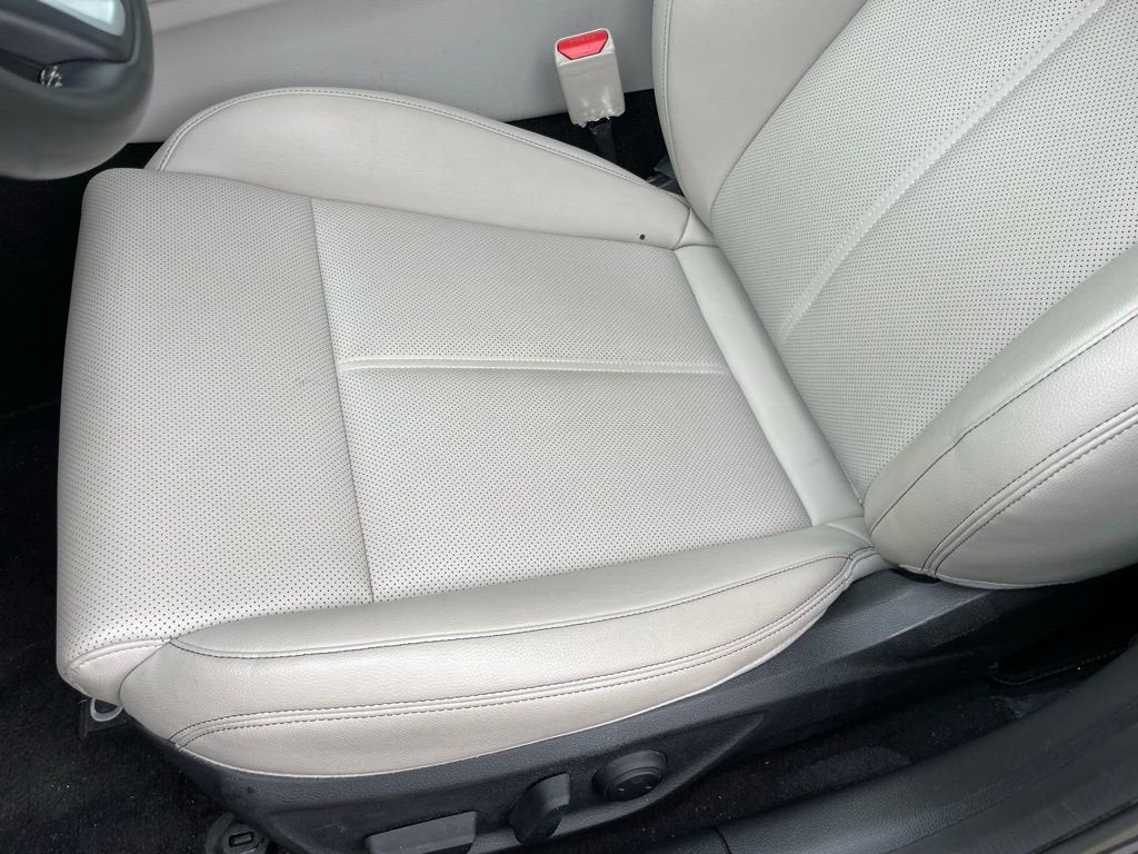 2022 Genesis G70 2.0T