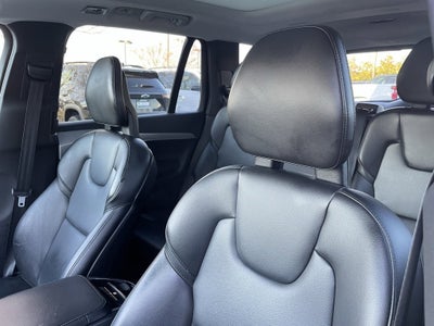 2021 Volvo XC90 Momentum