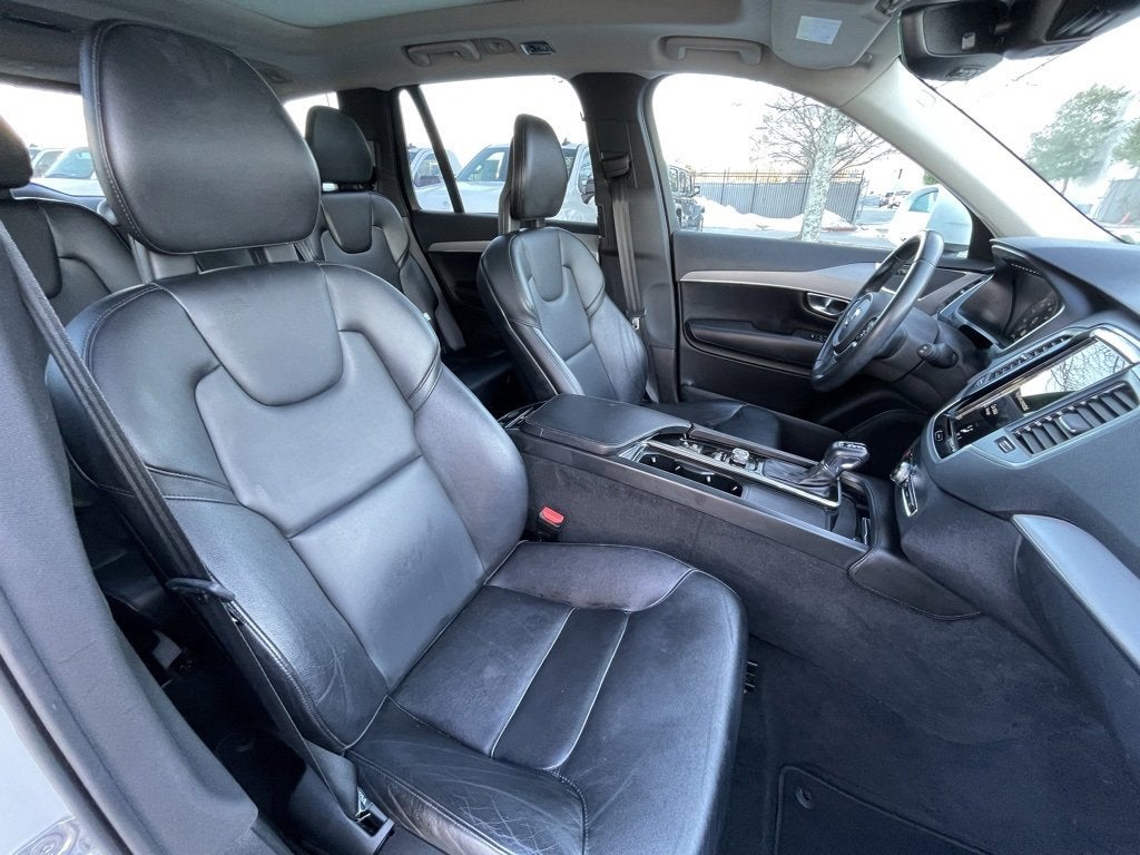 2021 Volvo XC90 Momentum