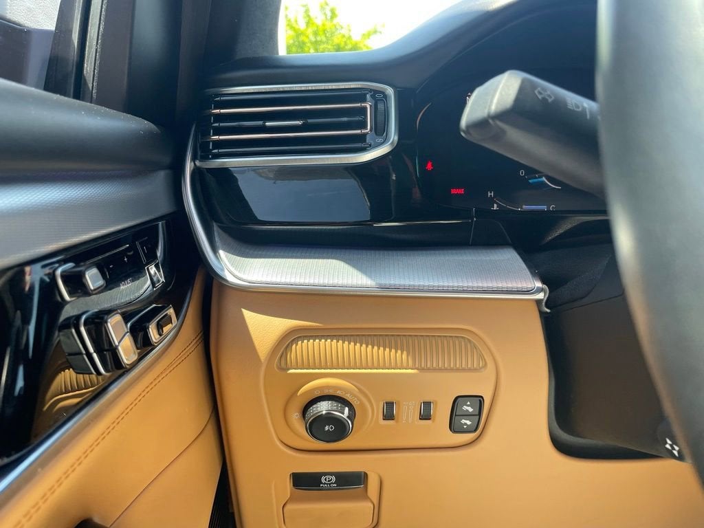 2022 Jeep Grand Wagoneer Series III