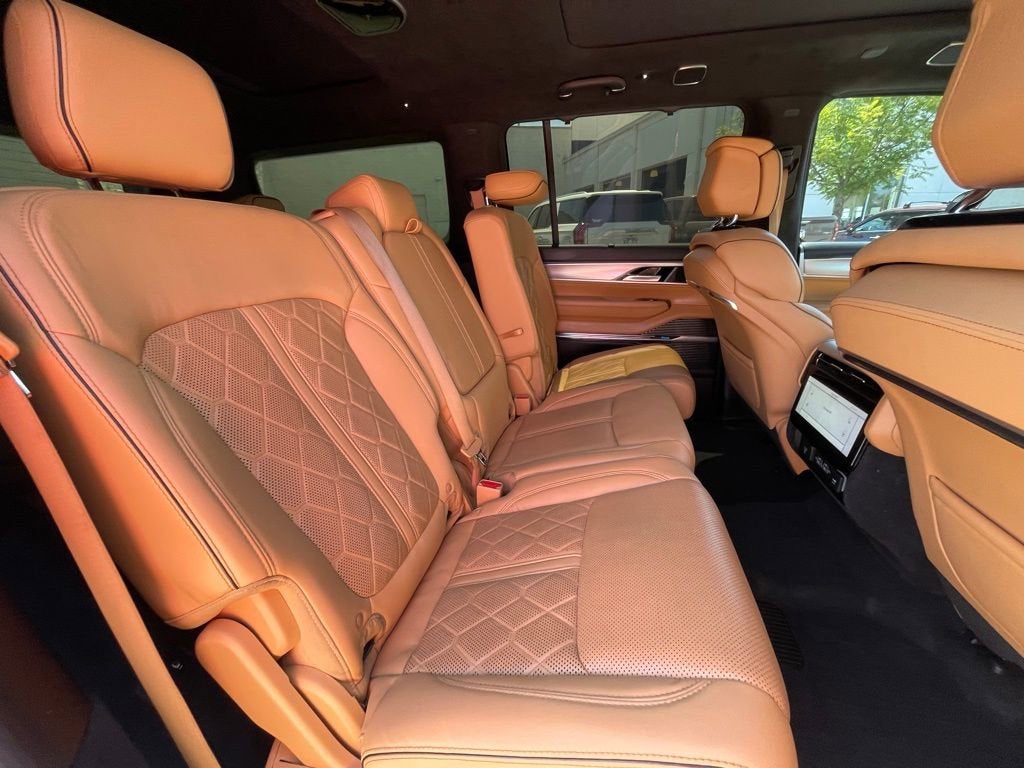 2022 Jeep Grand Wagoneer Series III