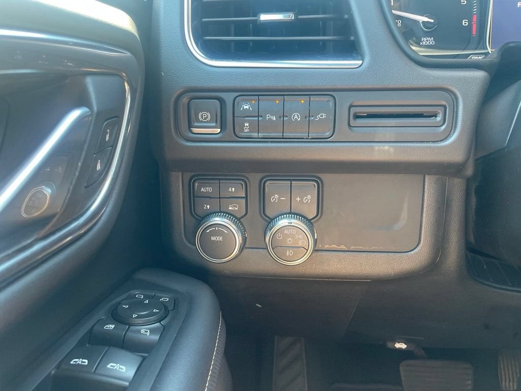 2021 GMC Yukon XL SLT