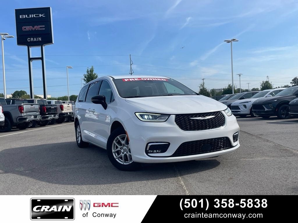 2025 Chrysler Pacifica Select