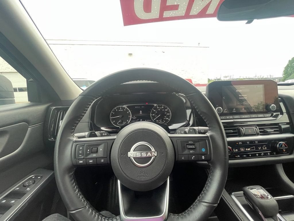 2024 Nissan Pathfinder SV