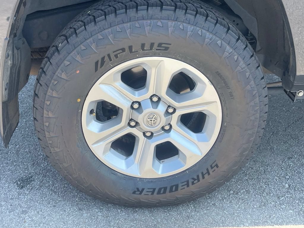2024 Toyota 4Runner SR5