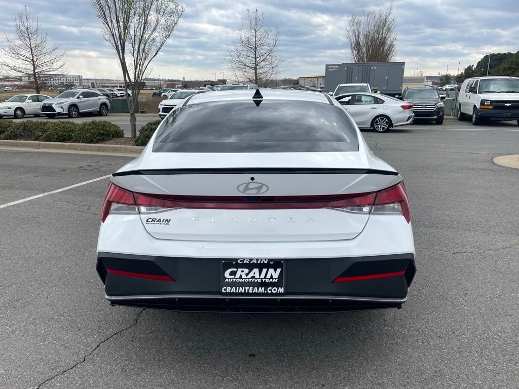 2025 Hyundai ELANTRA SEL Sport