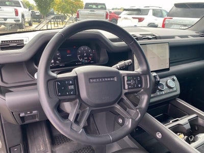 2025 Land Rover Defender Outbound